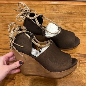 Very volatile wedges